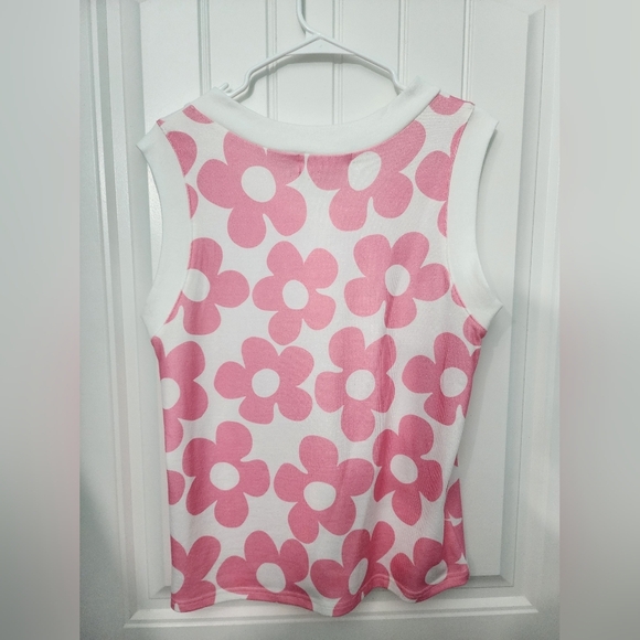 Andi Flower Knitted V Neck Tank Top, Size Large - Picture 6 of 7